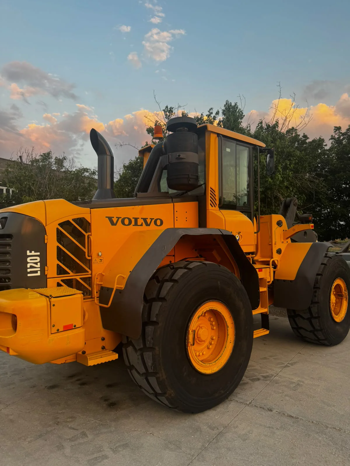 Volvo L120F
